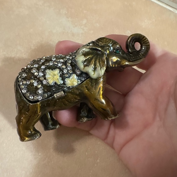 Vintage Elephant Trinket Holder - Picture 4 of 10